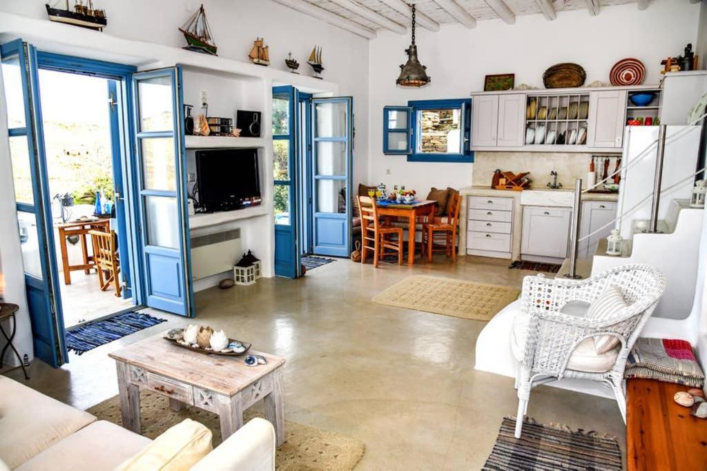 Villa Niloya Kythnos Лутра Екстер'єр фото