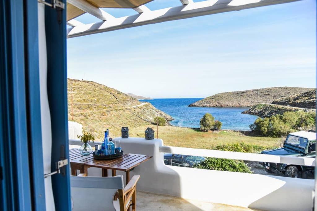 Villa Niloya Kythnos Лутра Екстер'єр фото